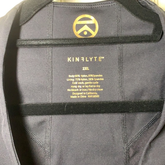 Kinflyte Braless wonder with a front zipper closure - Picture 2 of 4